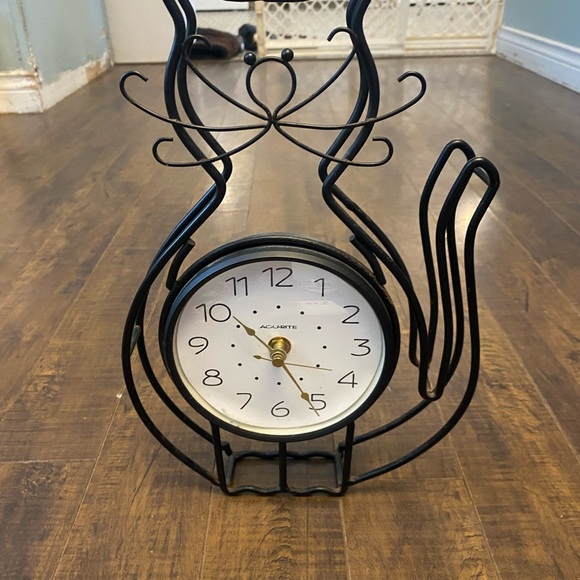 Acurite Black cat metal clock - Picture 3 of 6